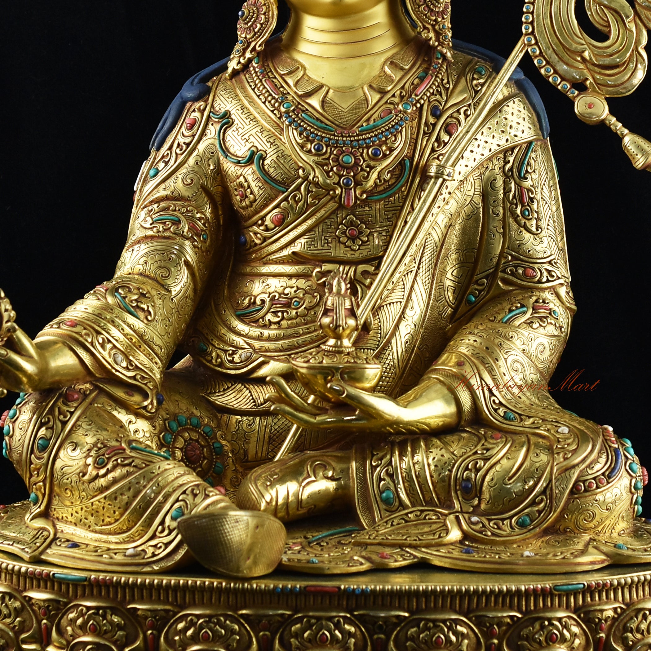 Tibetan Guru Rinpoche Statue Details Middle