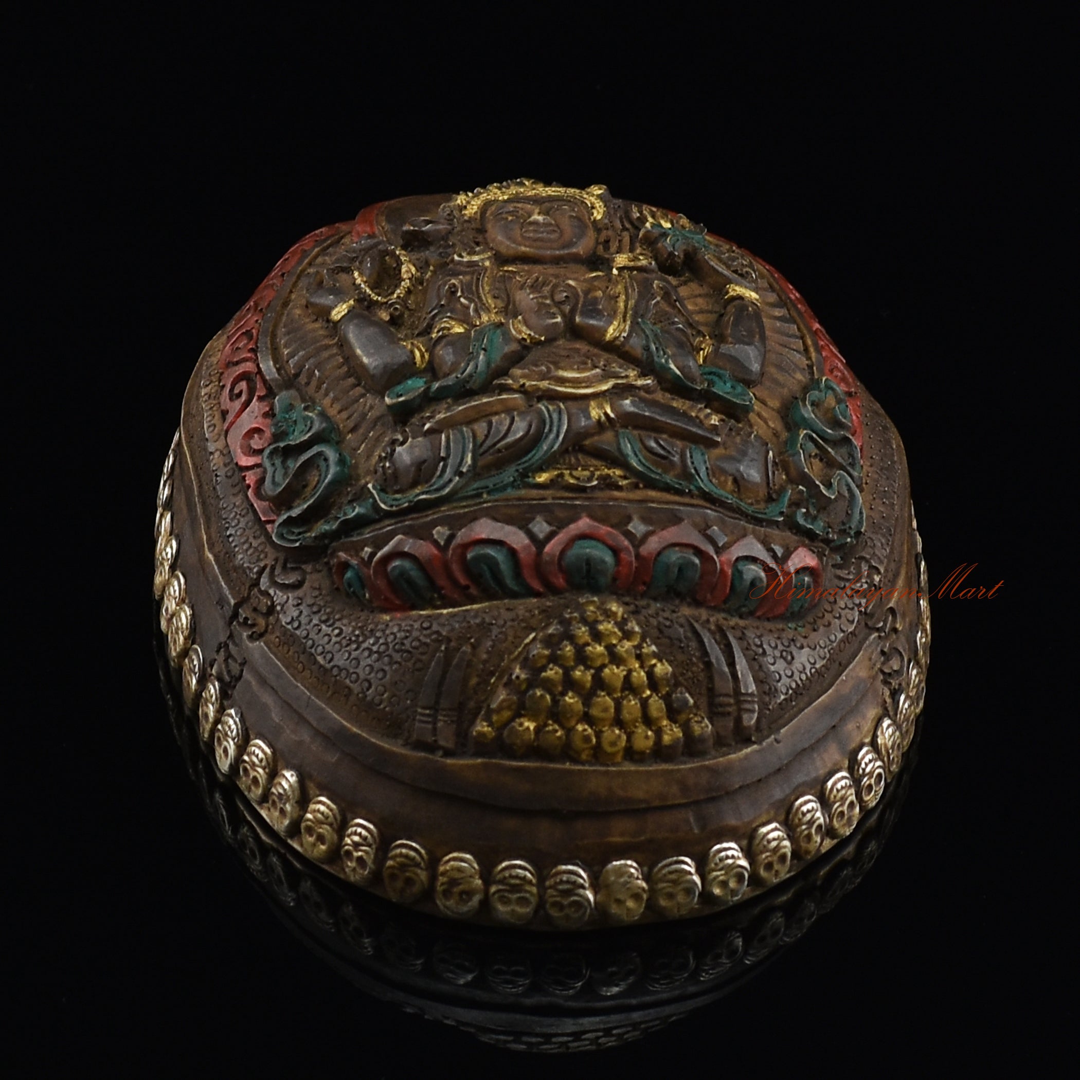 Chenrezig carved resin kapala, bottom view of resin base