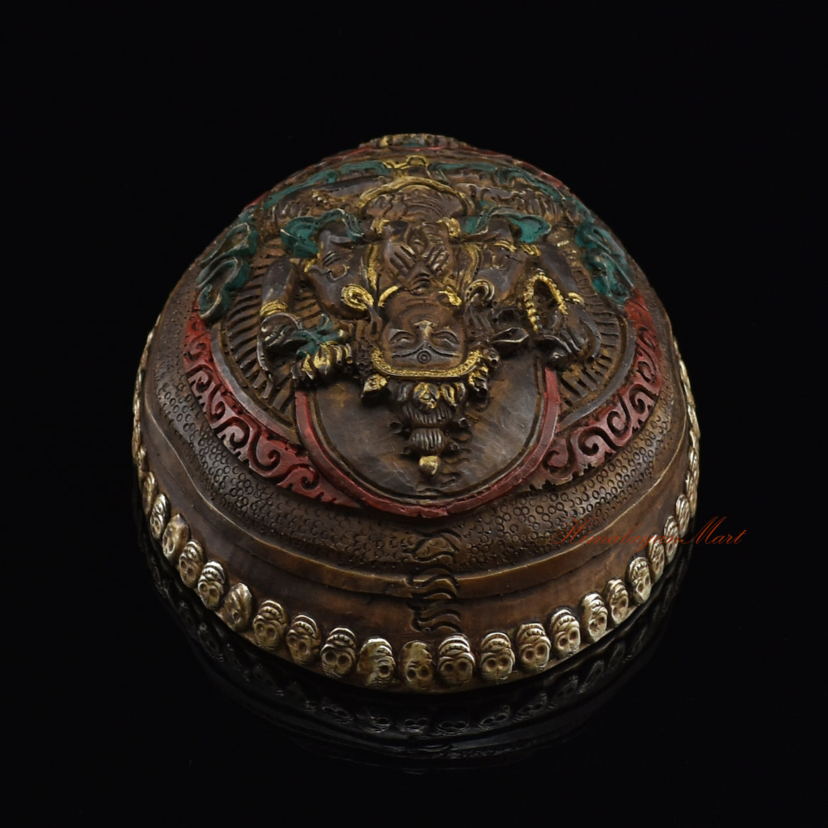 Chenrezig carved resin kapala, top view showing kapala design