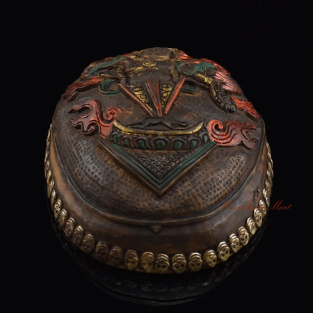 Bottom view of the Guru Dragpur resin kapala base and resin construction