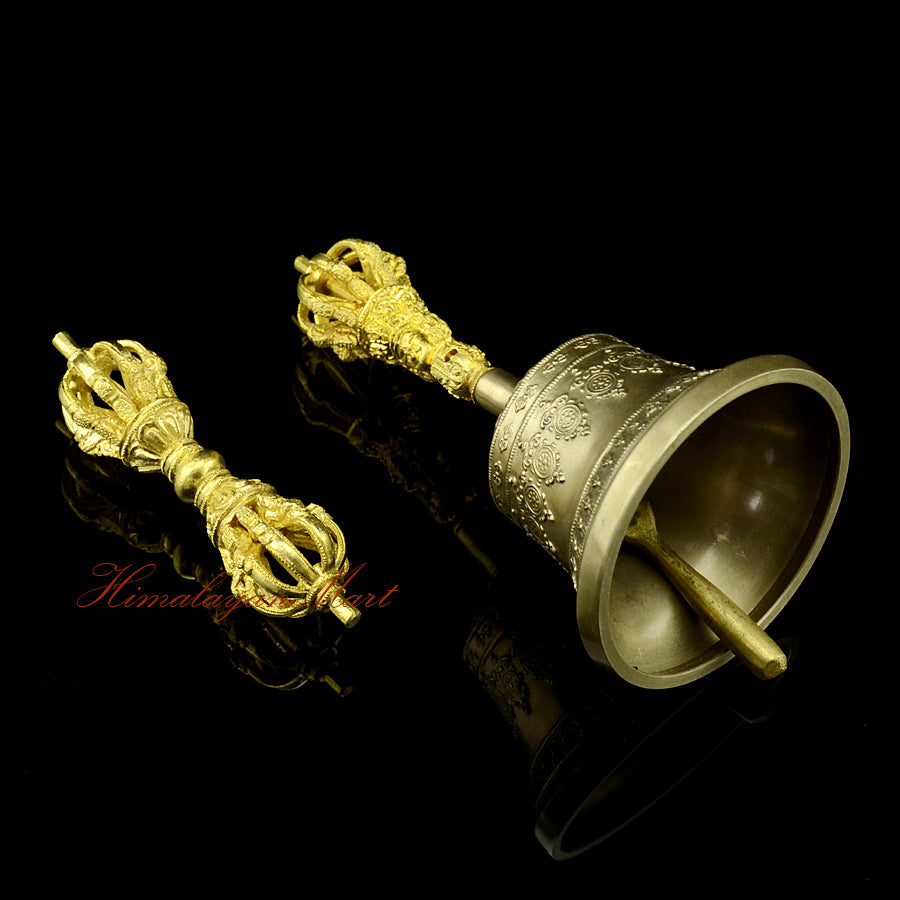 Right side view of Himalayan monastery-style vajra bell set