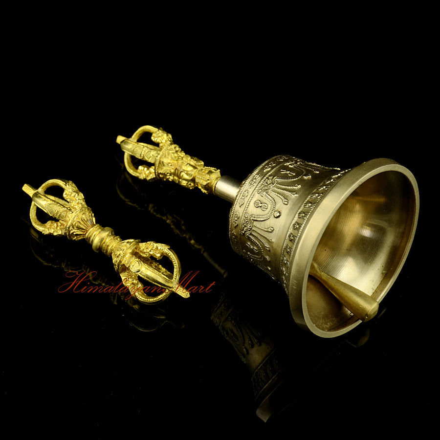 Right side view of Himalayan devotional vajra bell set